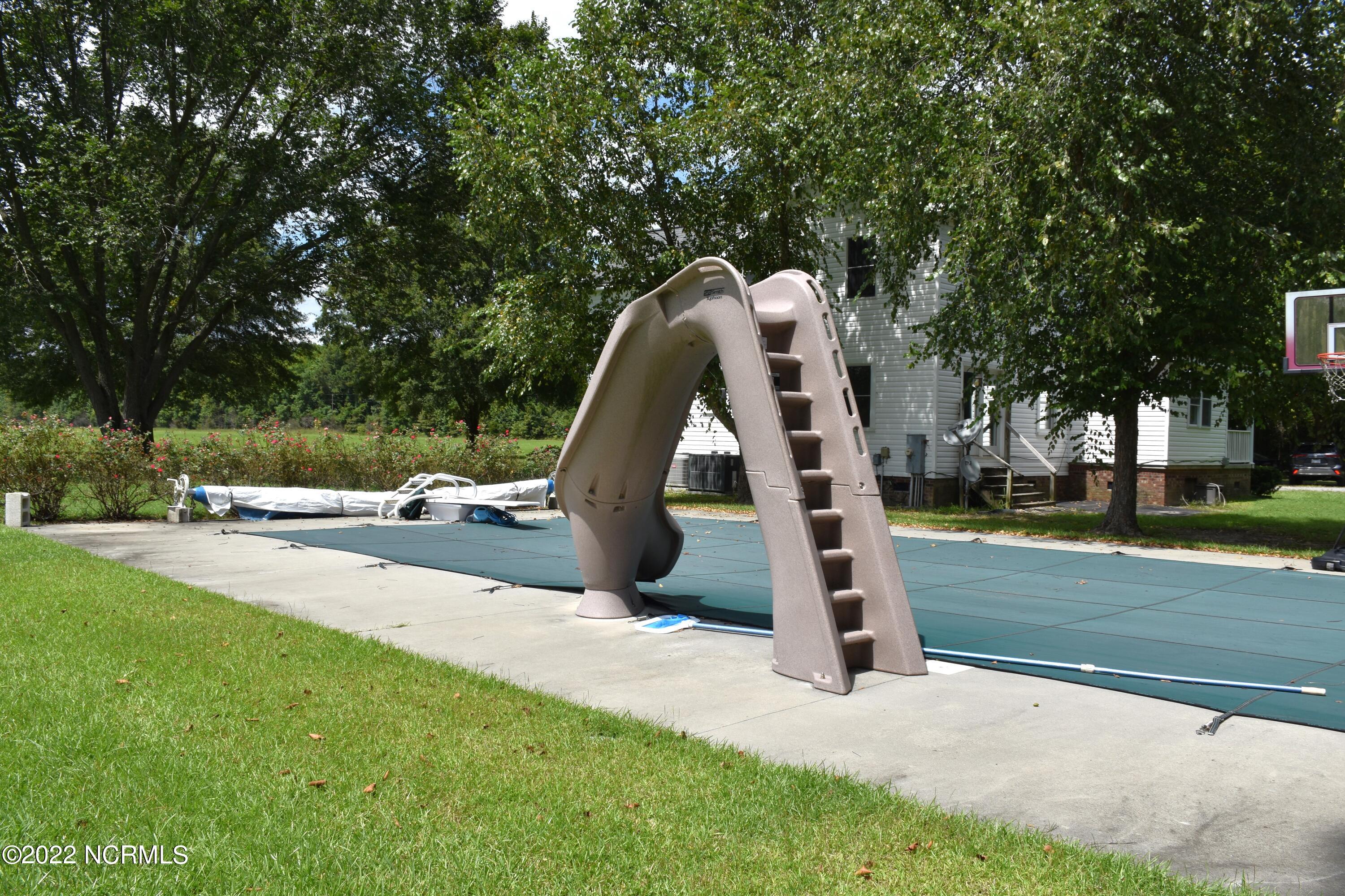 480 Blackbeards View Bath, NC 27808 - Photo 36 of 79 Pool