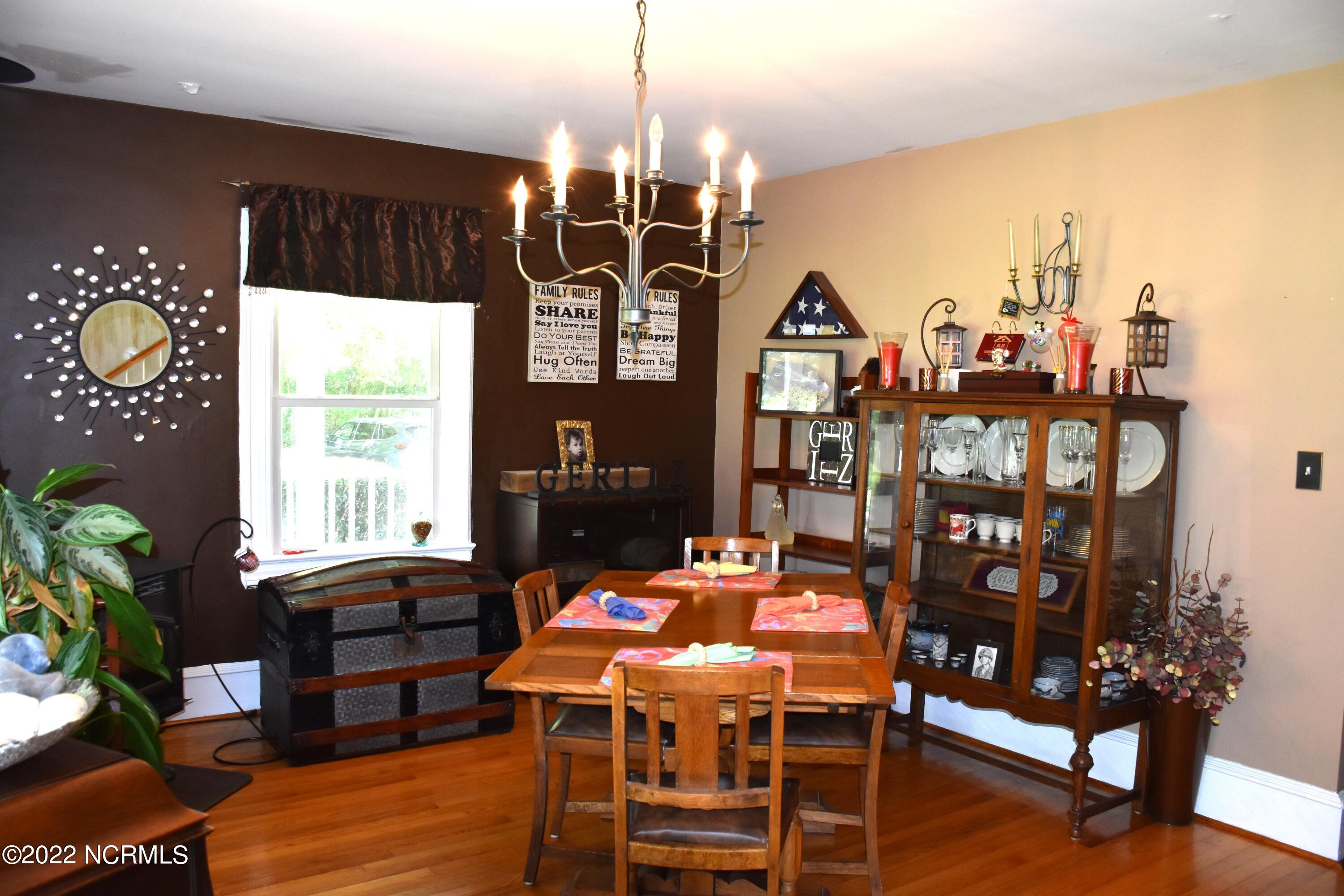 480 Blackbeards View Bath, NC 27808 - Photo 37 of 79 Dining Room
