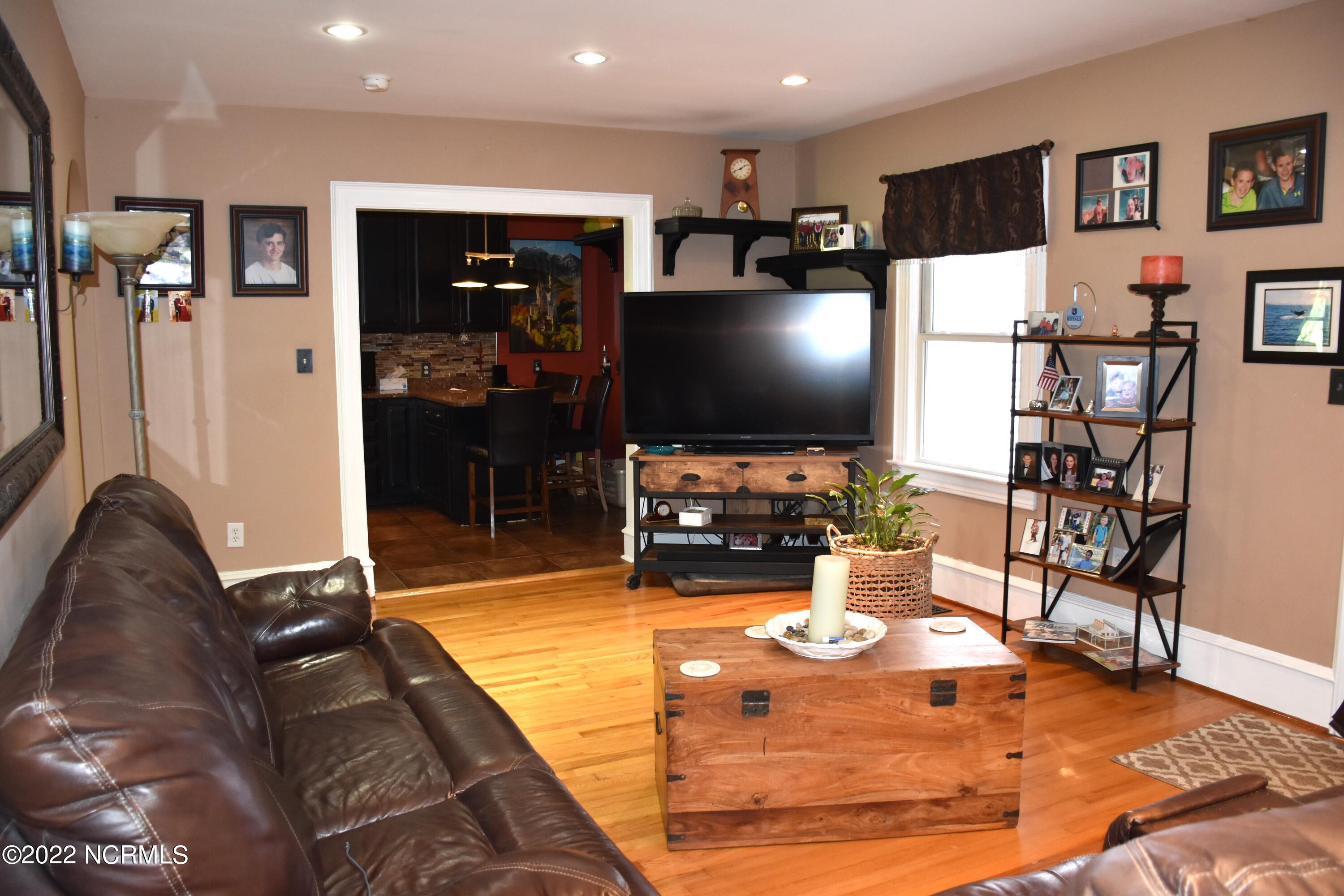 480 Blackbeards View Bath, NC 27808 - Photo 51 of 79 Recessed Lighting
