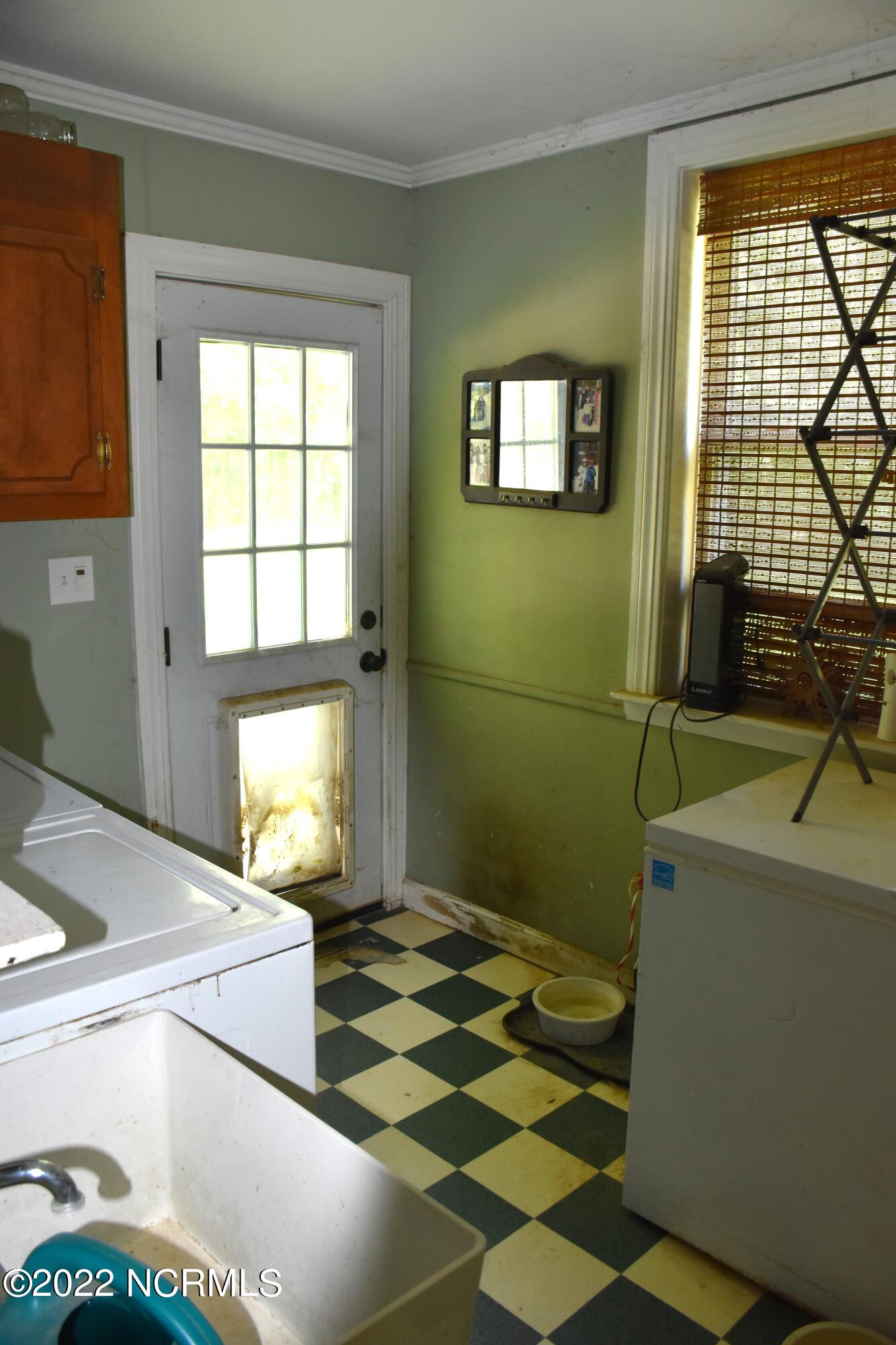 480 Blackbeards View Bath, NC 27808 - Photo 54 of 79 Utility Room