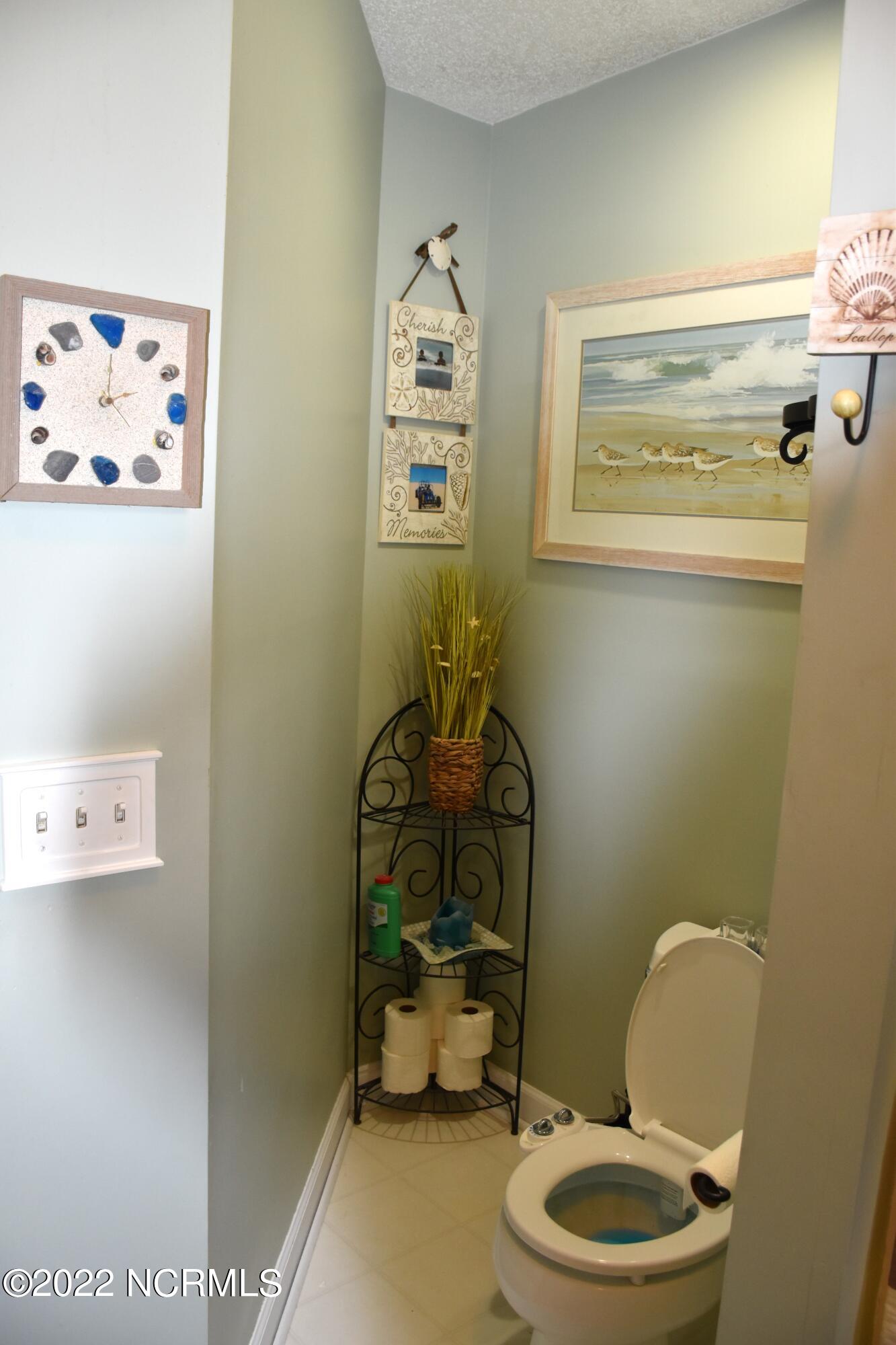 480 Blackbeards View Bath, NC 27808 - Photo 69 of 79 Upstairs Bathroom