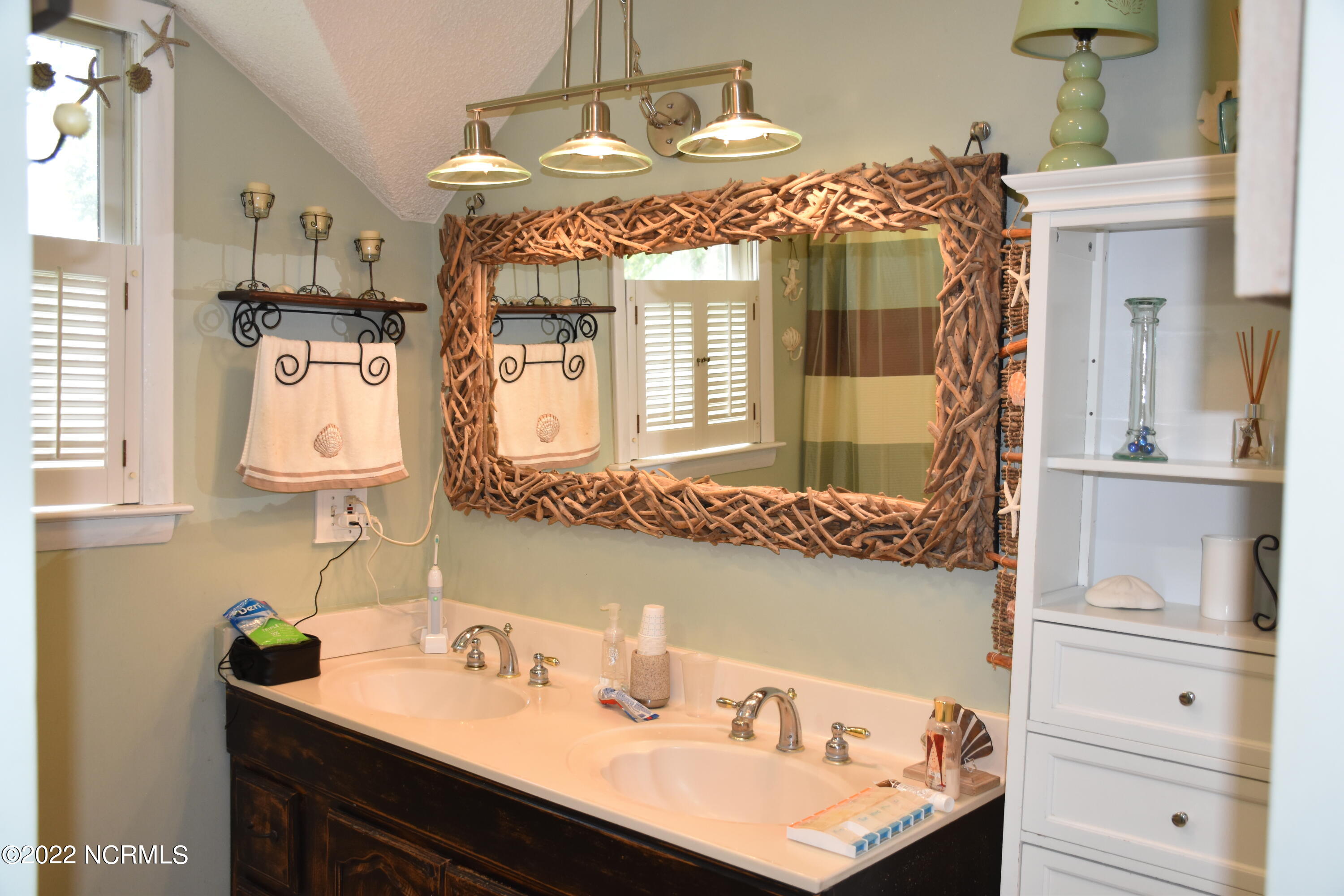 480 Blackbeards View Bath, NC 27808 - Photo 70 of 79 Double Sinks