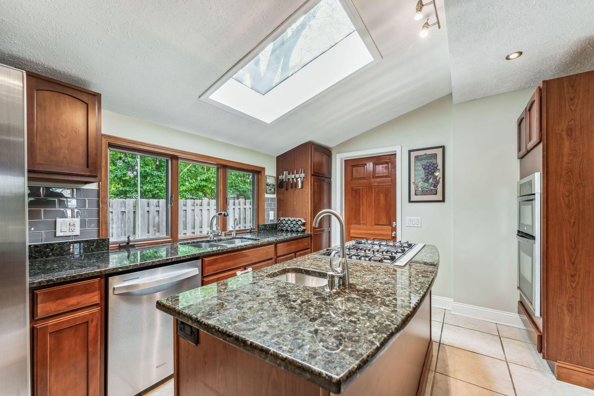 3550 Colchester Road Columbus, OH 43221 - Photo 12 of 51 22-web-or-mls-3550-colchester-rd