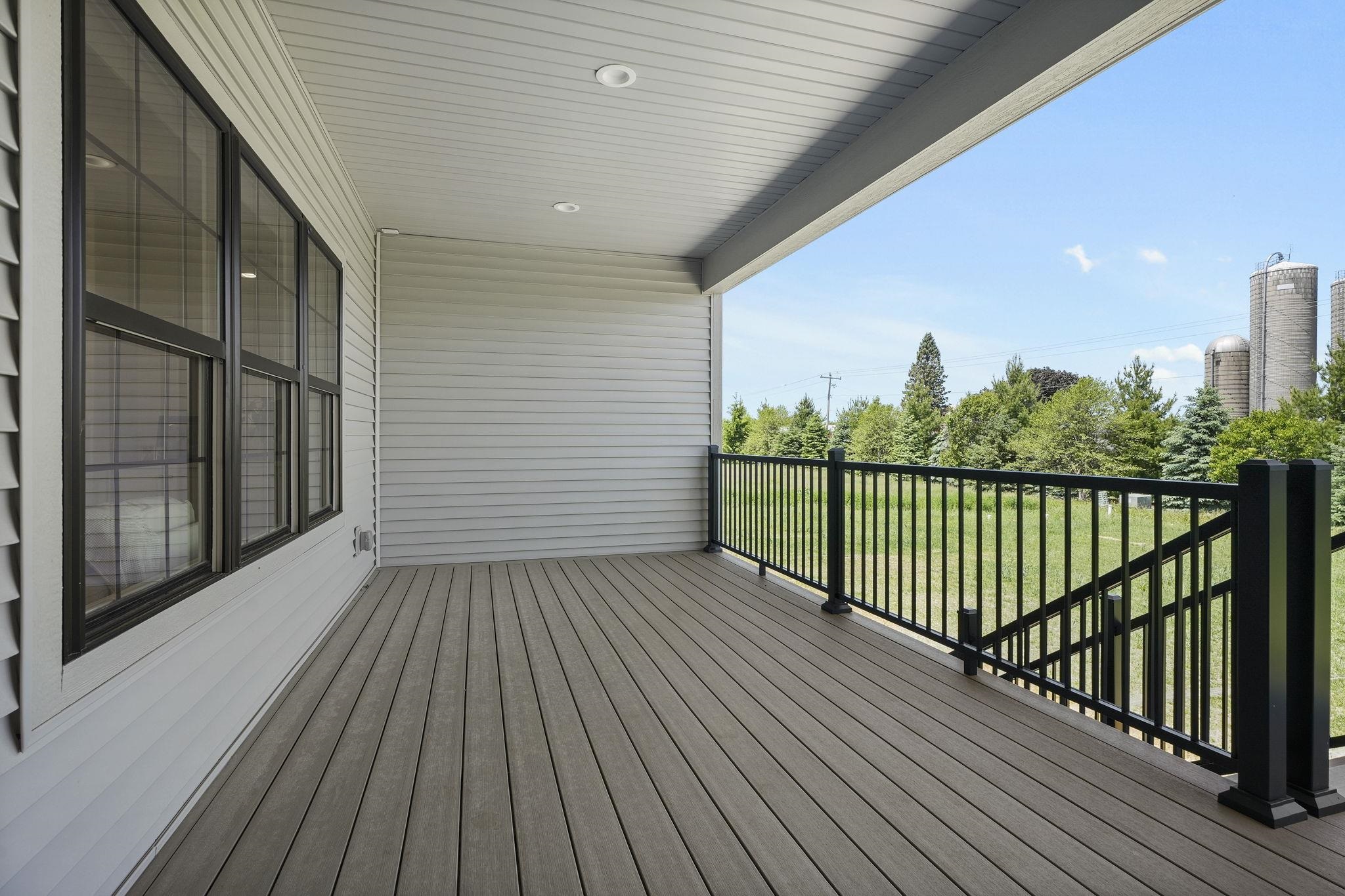 6854 Karolina Way Sun Prairie, WI 53590 - Photo 4 of 47