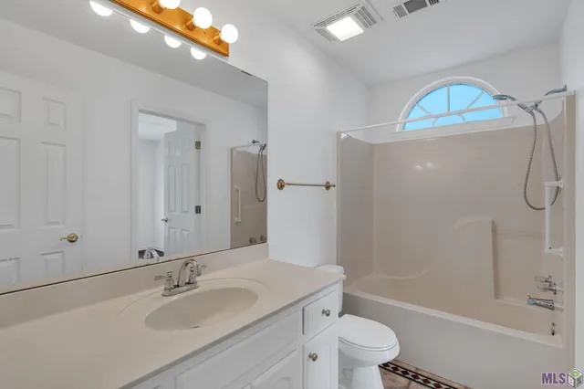 $250,000 | 45026 Robin Trail Road, St. Amant, LA 70774