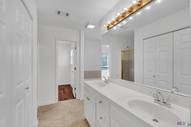 $250,000 | 45026 Robin Trail Road, St. Amant, LA 70774