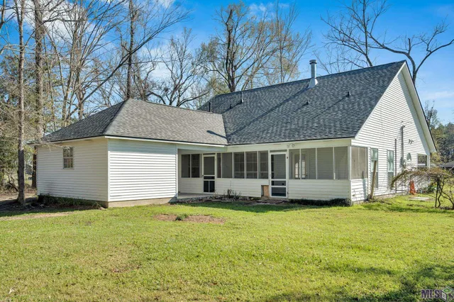 $250,000 | 45026 Robin Trail Road, St. Amant, LA 70774