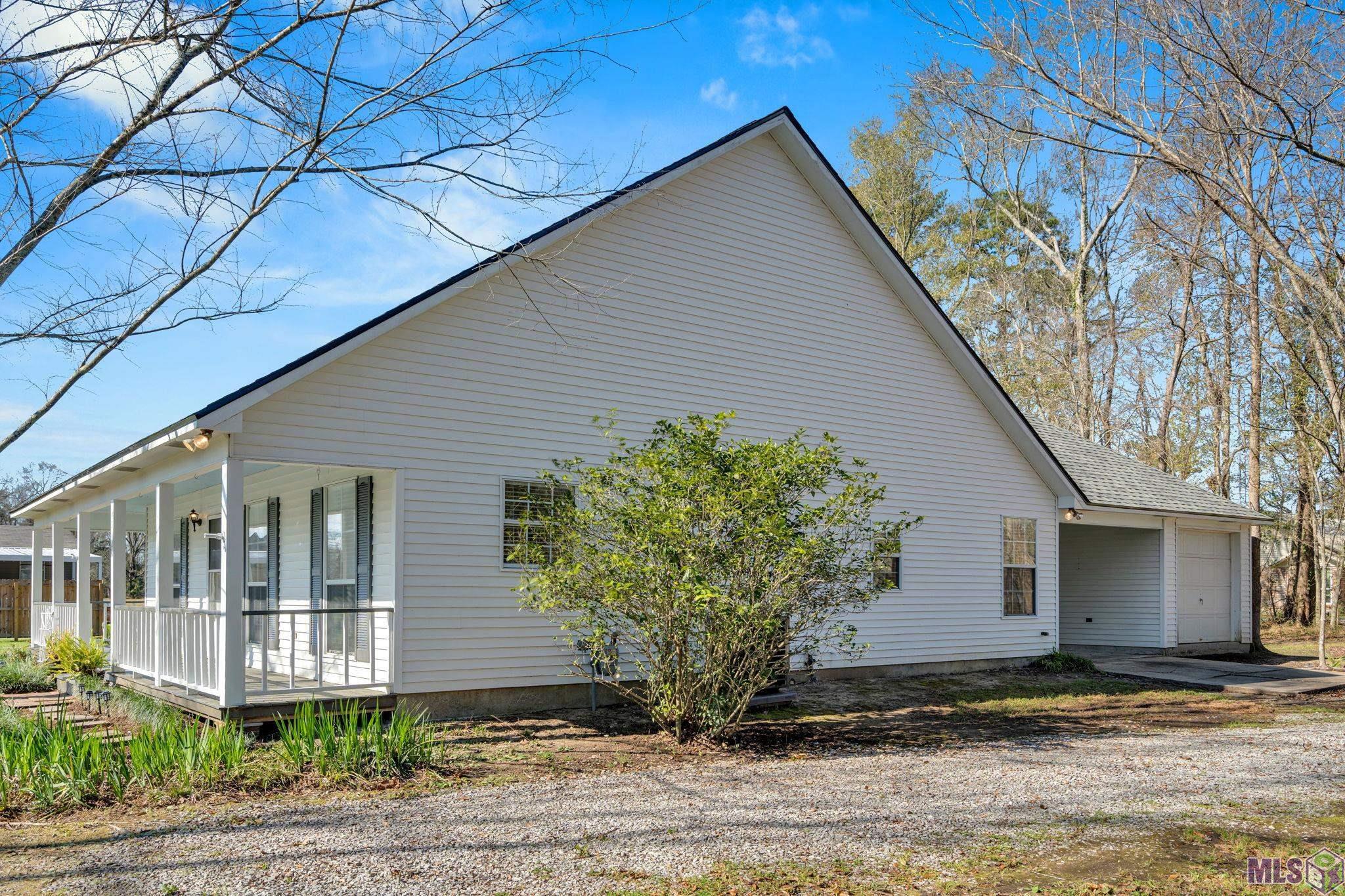 45026 Robin Trail Road St. Amant, LA 70774 - Photo 4 of 38