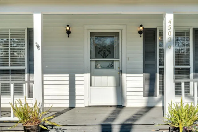 $250,000 | 45026 Robin Trail Road, St. Amant, LA 70774