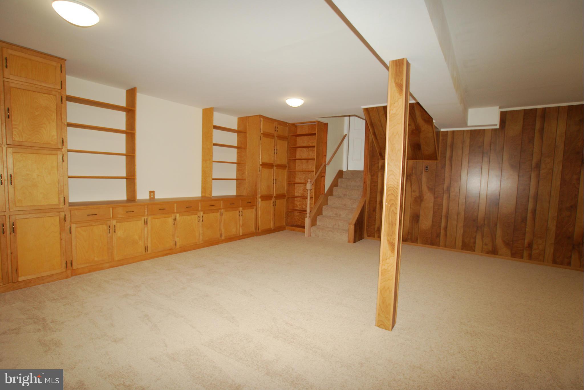 10085 Marshall Pond Road Burke, VA 22015 - Photo 25 of 28 SECOND FAMILY ROOM