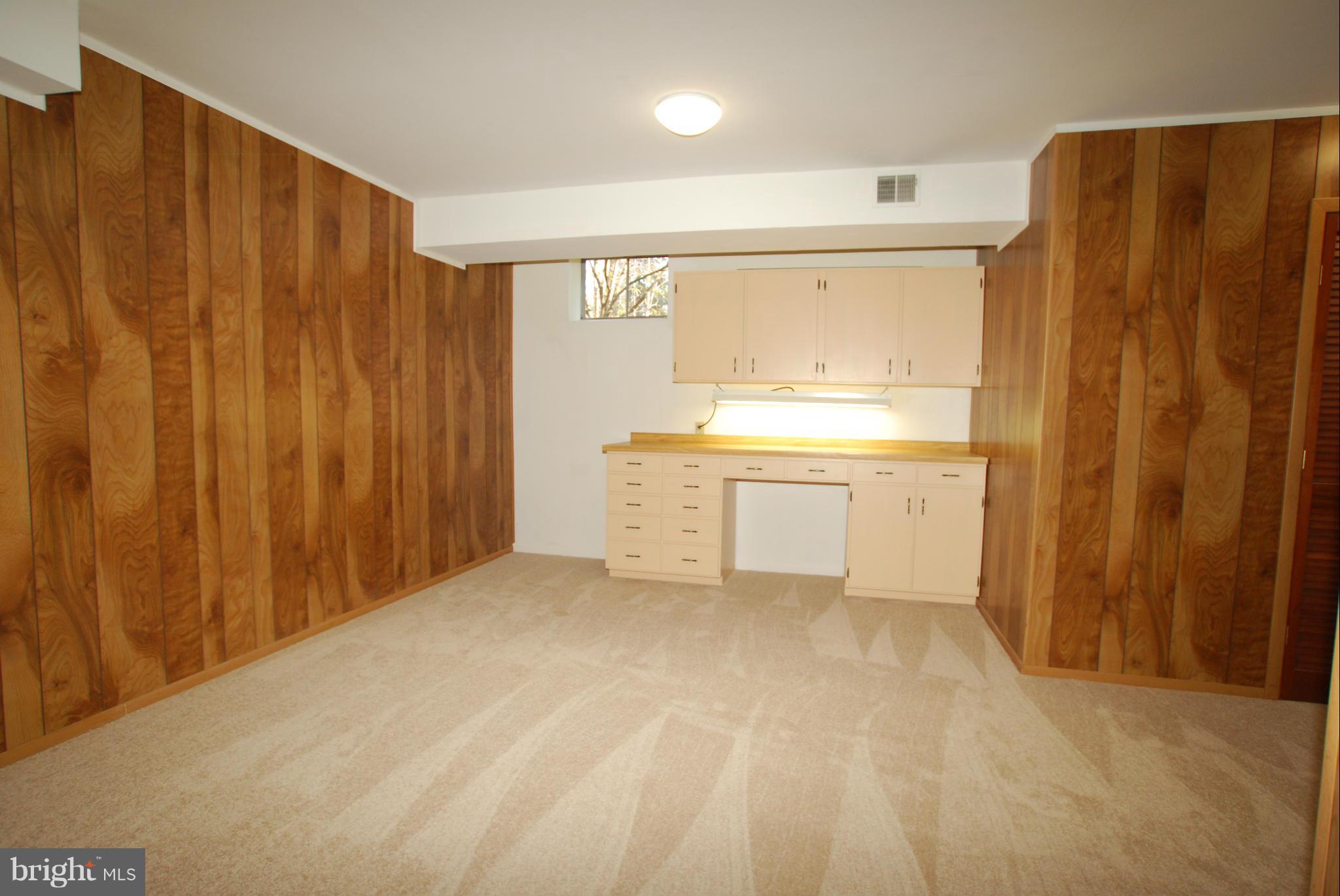 10085 Marshall Pond Road Burke, VA 22015 - Photo 26 of 28 SECOND FAMILY ROOM