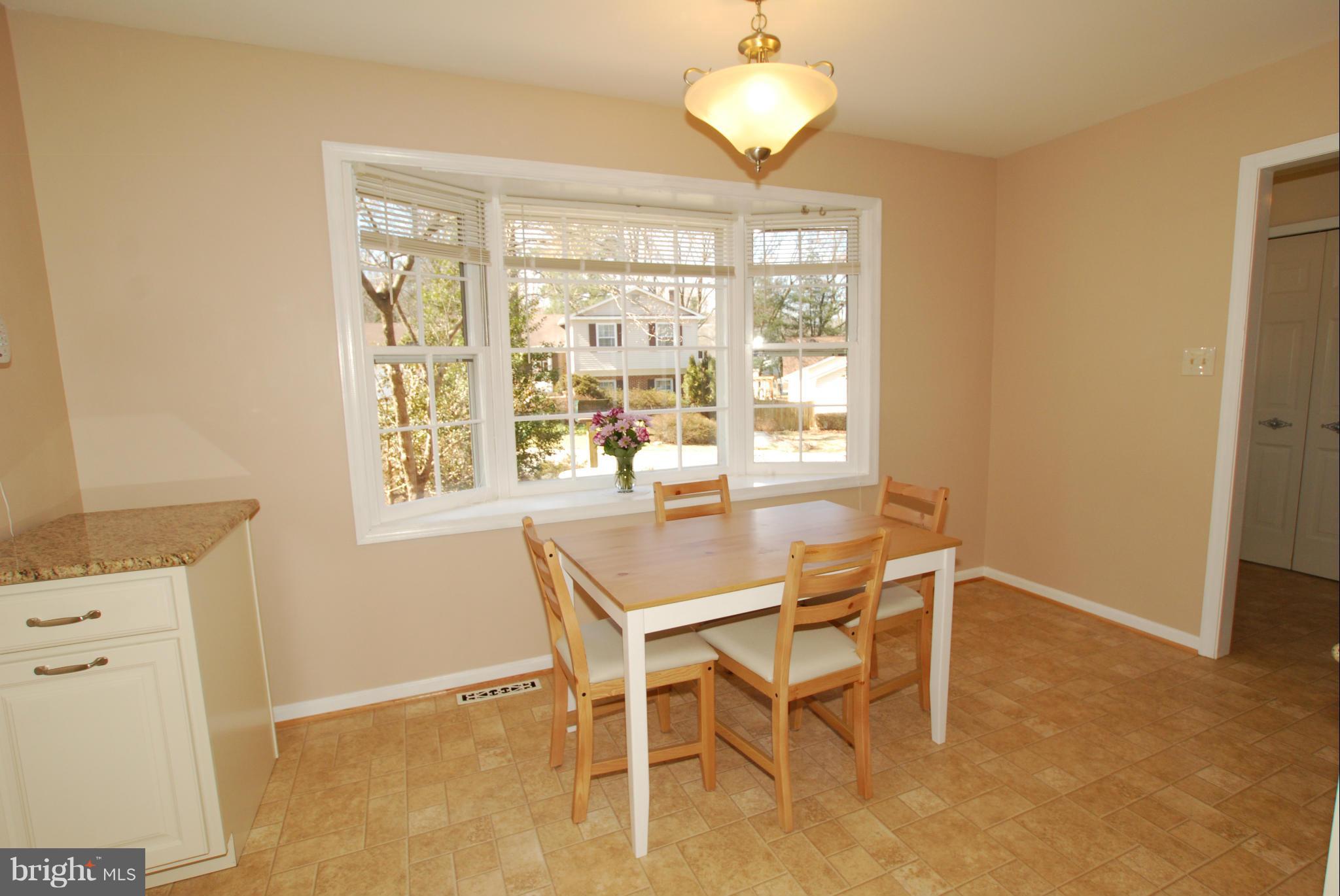 10085 Marshall Pond Road Burke, VA 22015 - Photo 9 of 28 EATING SPACE IN KITCHEN