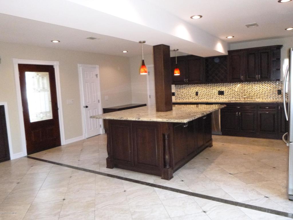 770 West Altadena Drive Altadena, CA 91001 - Photo 5 of 24 P1040079