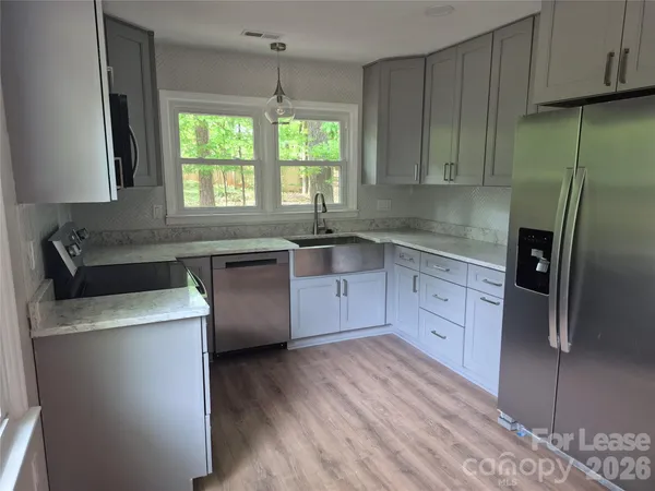 $2,650 | 8246 Arrowsmith Lane, Charlotte, NC 28270