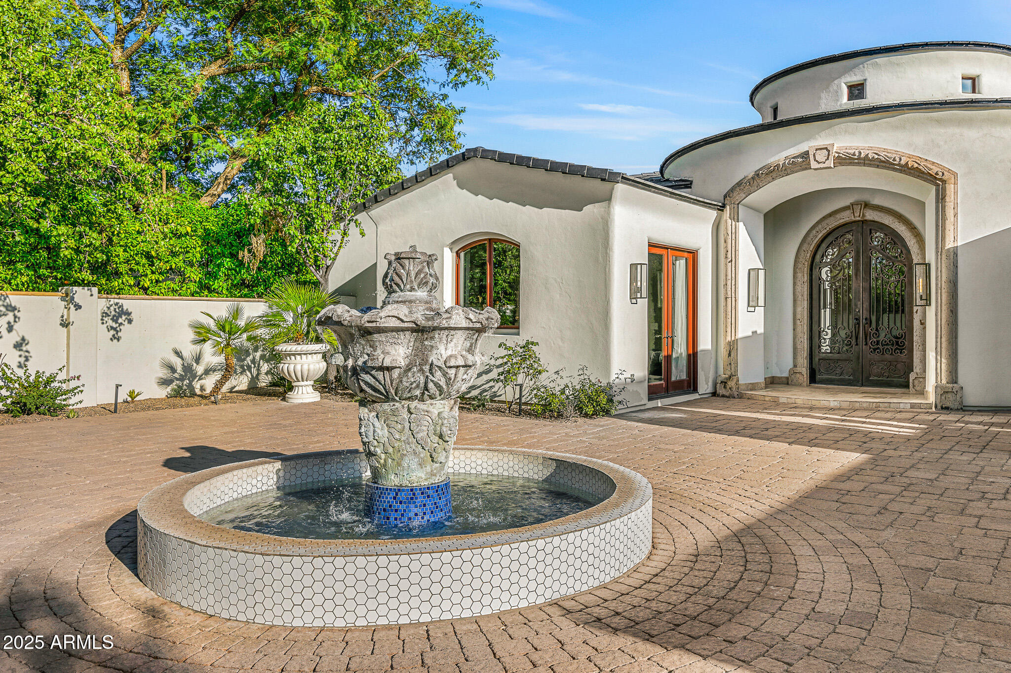 6809 East Doubletree Ranch Road Paradise Valley, AZ 85253 - Photo 10 of 74 06front entrance courtyard