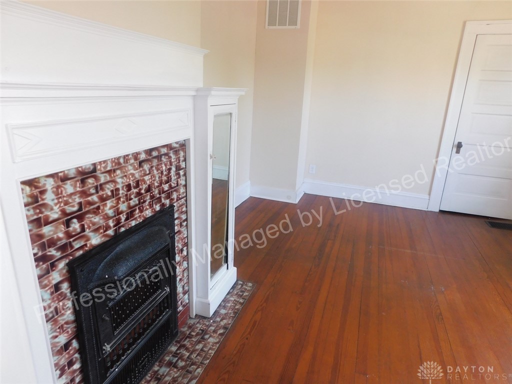 1452 1/2 North Limestone Street Springfield, OH 45503 - Photo 2 of 13