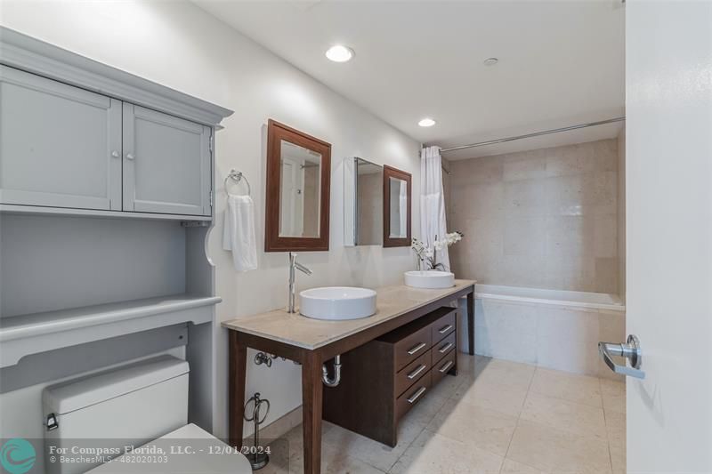 475 Brickell Avenue, Unit 512 Miami, FL 33131 - Photo 14 of 36