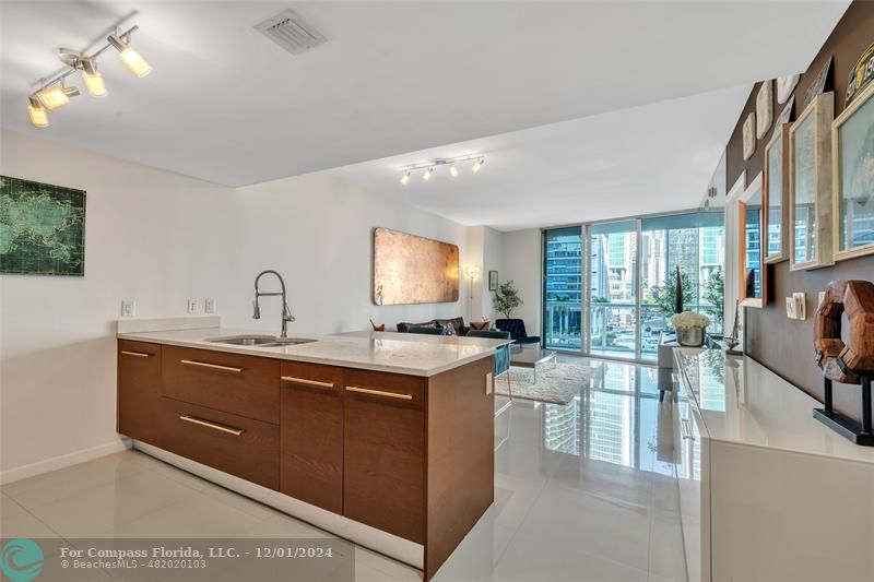 475 Brickell Avenue, Unit 512 Miami, FL 33131 - Photo 2 of 36