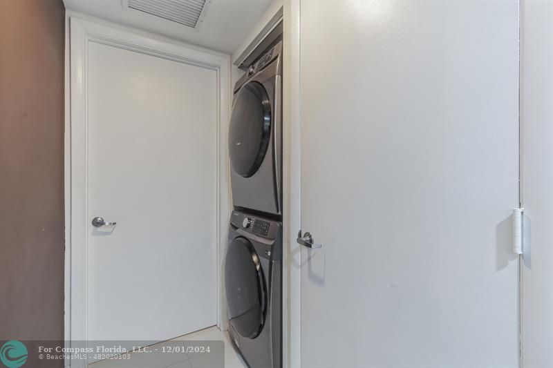 475 Brickell Avenue, Unit 512 Miami, FL 33131 - Photo 27 of 36