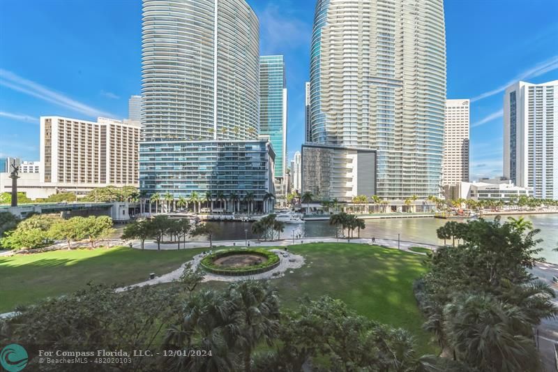 475 Brickell Avenue, Unit 512 Miami, FL 33131 - Photo 3 of 36