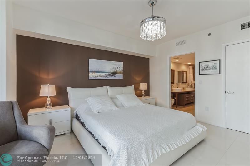 475 Brickell Avenue, Unit 512 Miami, FL 33131 - Photo 5 of 36