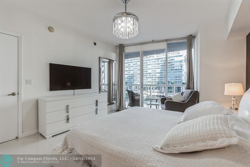 475 Brickell Avenue, Unit 512 Miami, FL 33131 - Photo 6 of 36