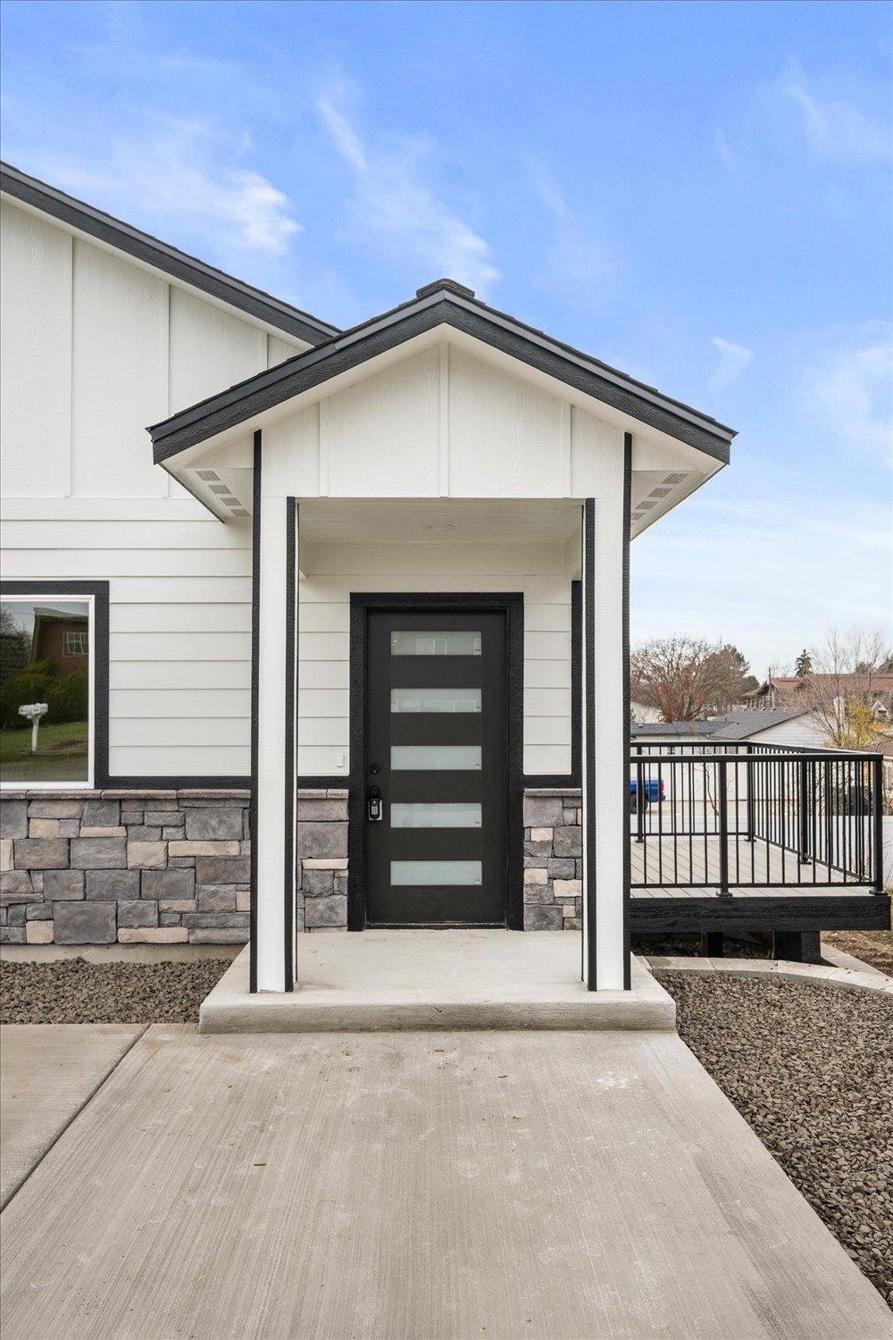 327 North Bannen Road Spokane Valley, WA 99216 - Photo 6 of 36 Gallery Image 6