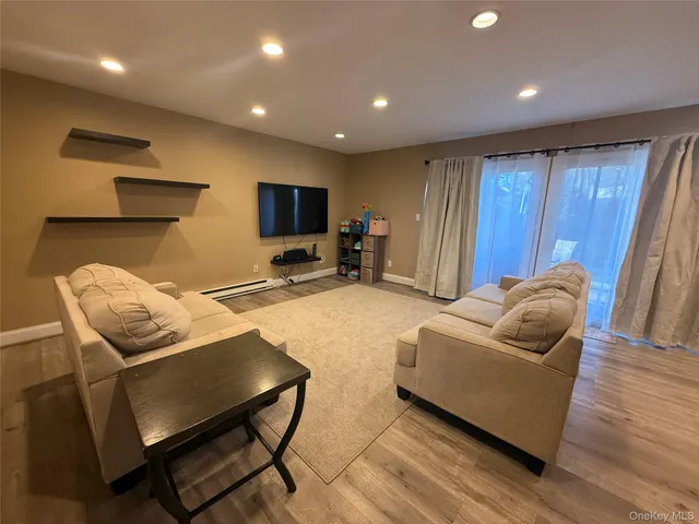 $309,900 | 1604 Chelsea Cove South, Hopewell Junction, NY 12533