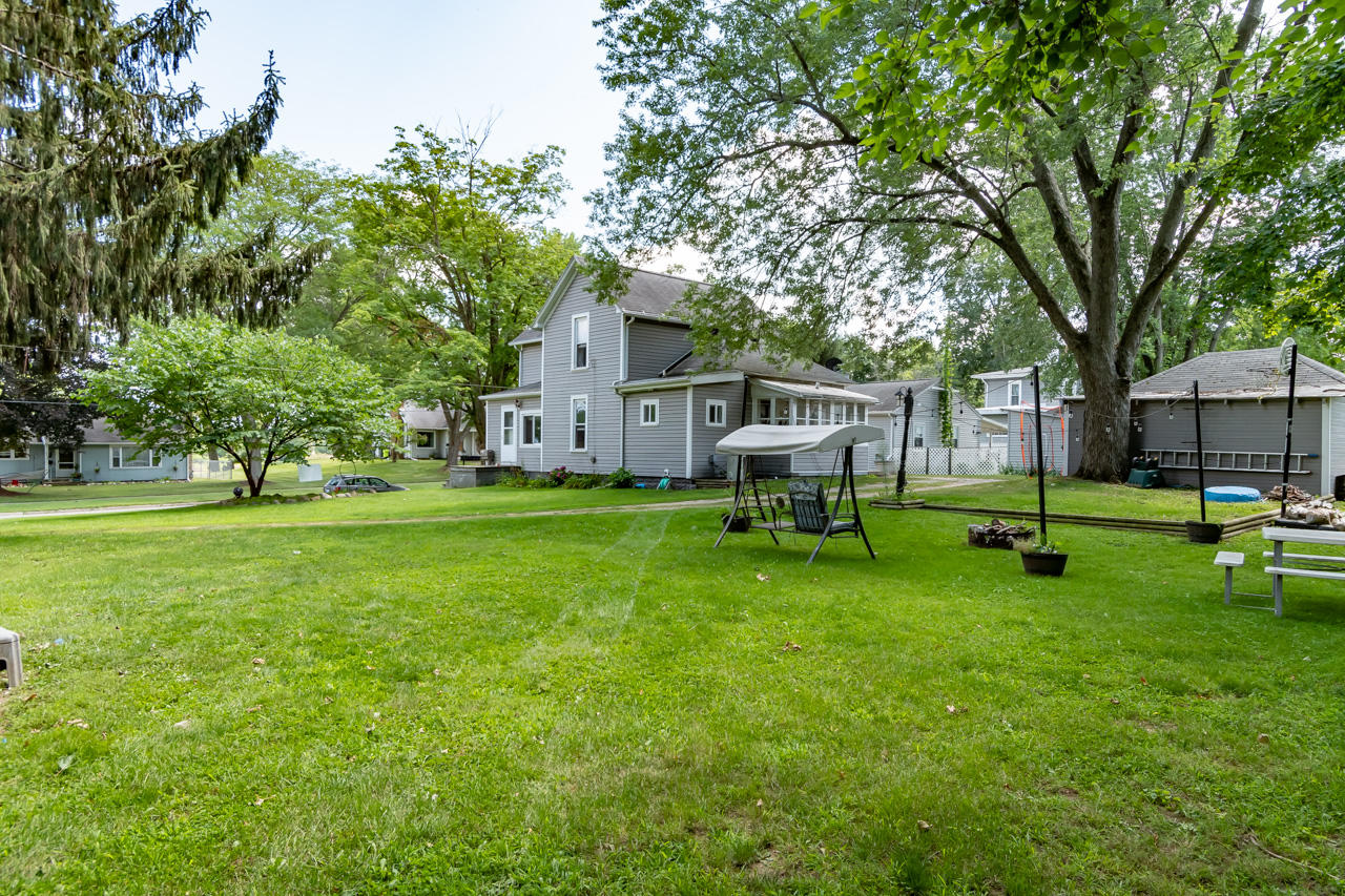 210 North Hooker Avenue Three Rivers, MI 49093 - Photo 19 of 22 210 N Hooker-15