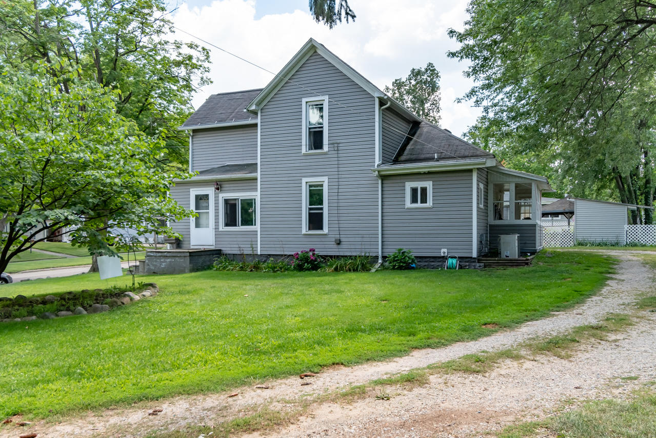 210 North Hooker Avenue Three Rivers, MI 49093 - Photo 20 of 22 210 N Hooker-16