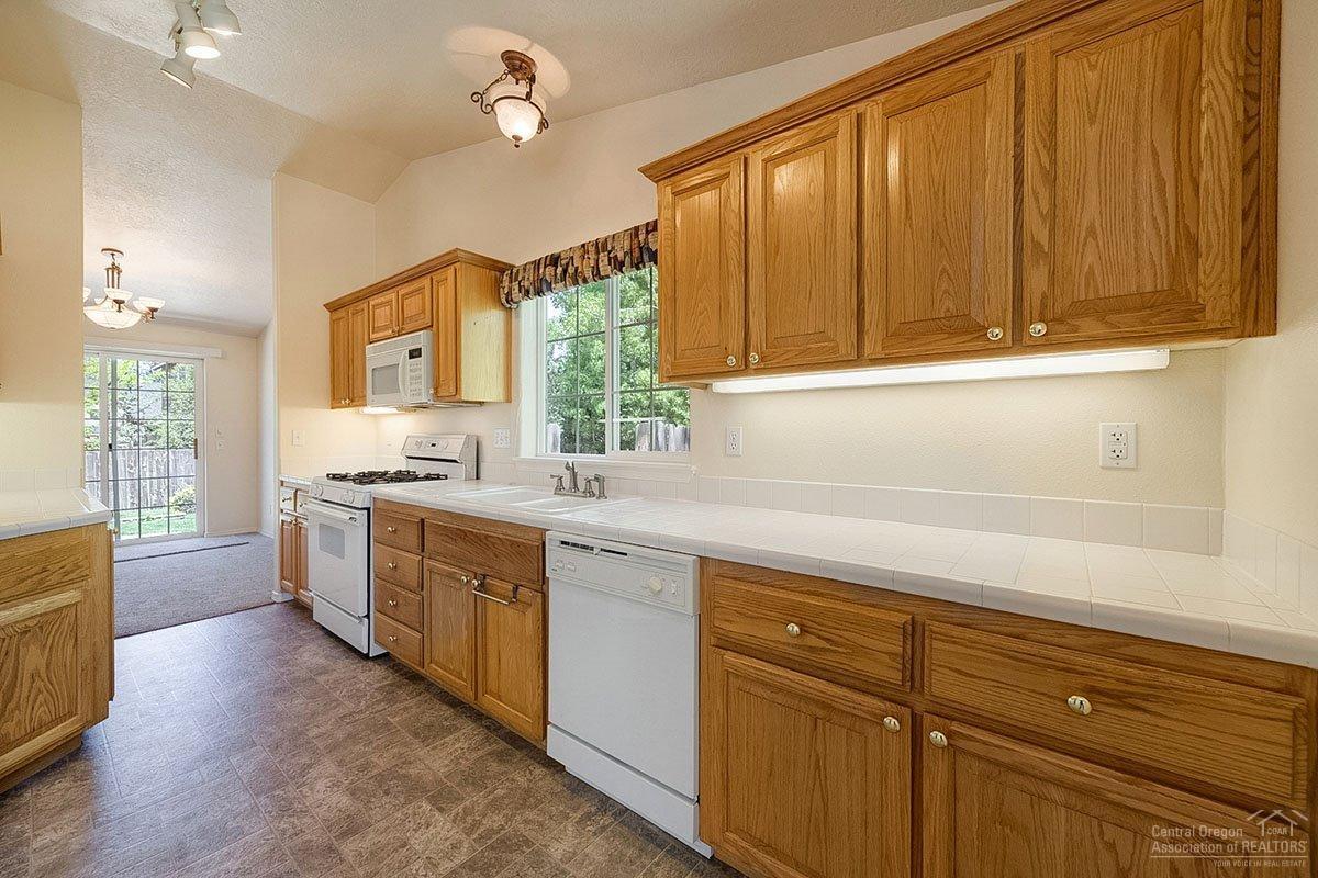 20226 Star Ridge Court Bend, OR 97703 - Photo 6 of 18 Additional Photo