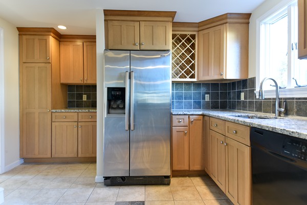 39 East Evergreen Road Natick, MA 01760 - Photo 3 of 21 Gallery Image 3