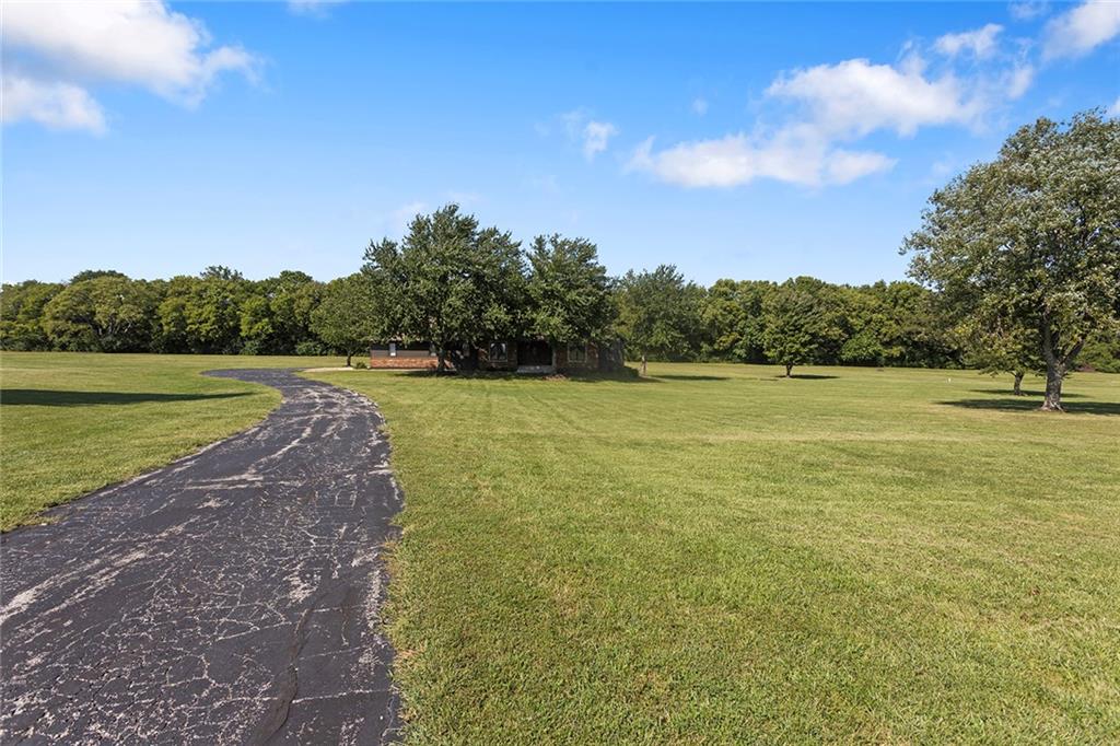 17618 Emerald View Drive Raymore, MO 64083 - Photo 4 of 67 Gallery Image 4