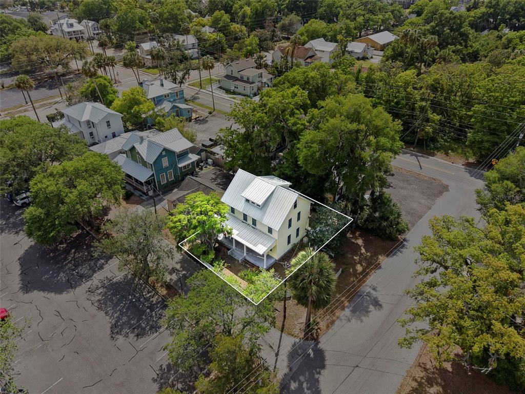 318 Colonial Court DeLand, FL 32720 - Photo 2 of 41
