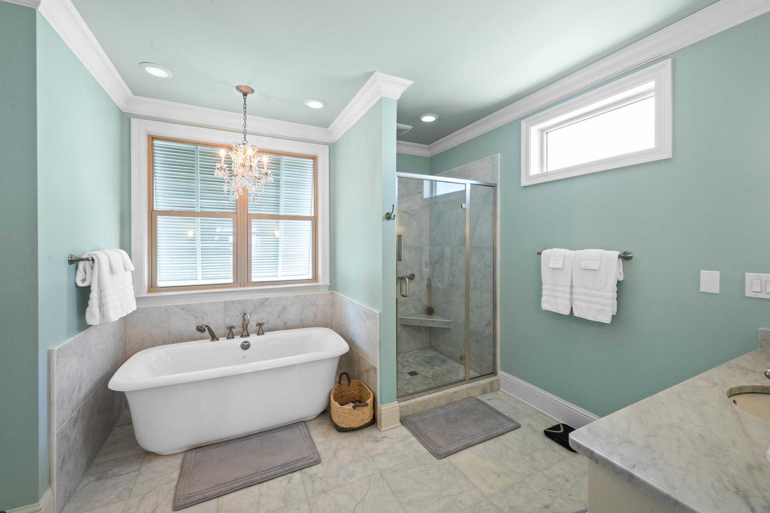 32760 River Road Orange Beach, AL 36561 - Photo 20 of 49 Primary bath with soaking tub