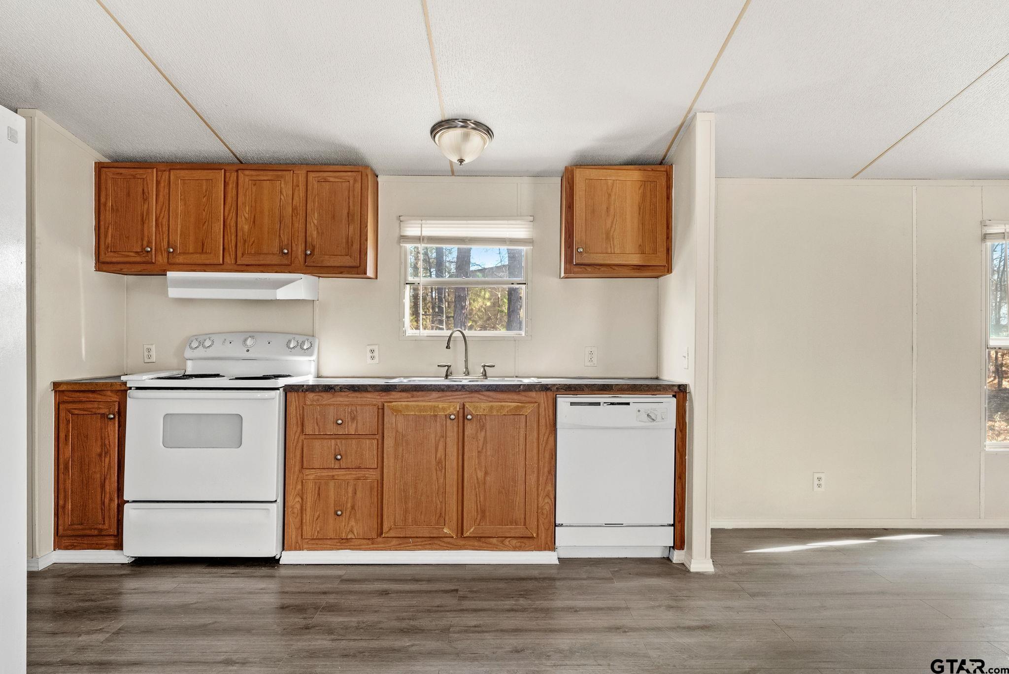 1828 County Road 386 Tyler, TX 75708 - Photo 2 of 18