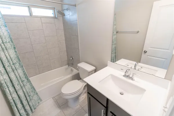 a view of a back yard of the house