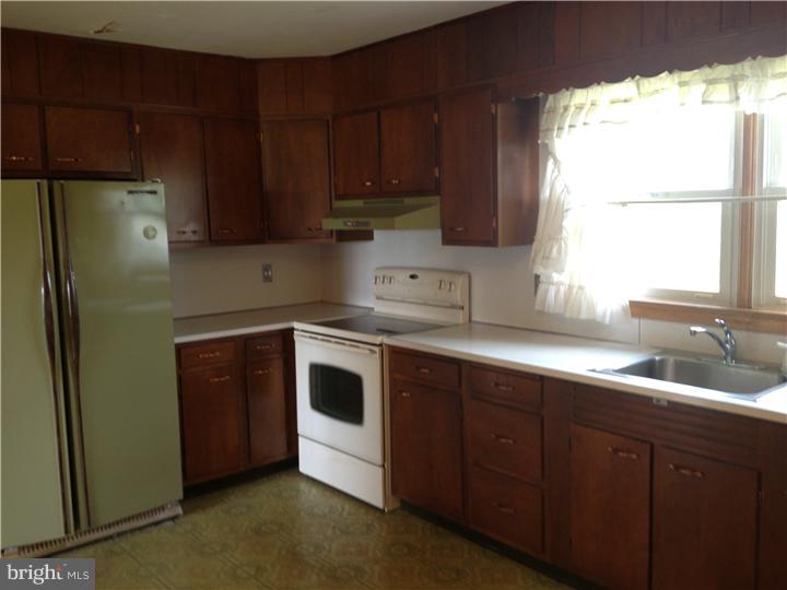 2540 Mill Road Quakertown, PA 18951 - Photo 5 of 23 Kitchen