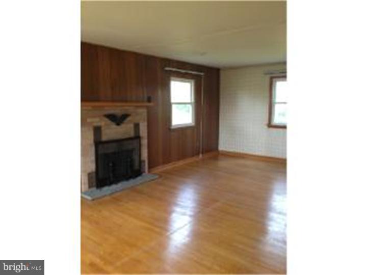 2540 Mill Road Quakertown, PA 18951 - Photo 10 of 23 Family Room