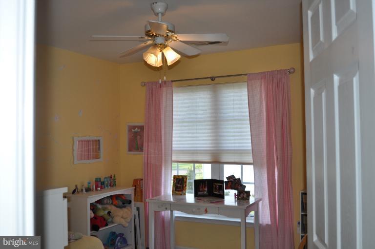 9002 Roaring Spring Loop Bristow, VA 20136 - Photo 10 of 23 Bedroom