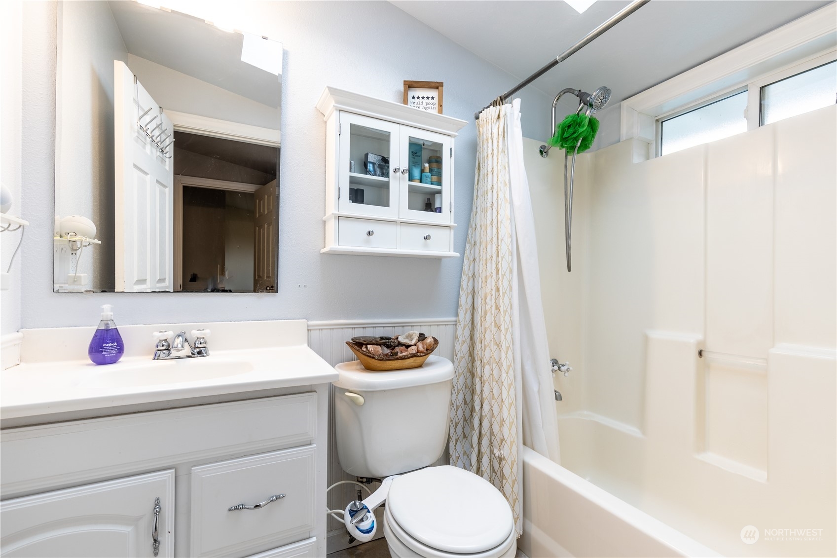 720 Greenleaf Avenue Burlington, WA 98233 - Photo 18 of 31 a bathroom with a sink toilet and shower