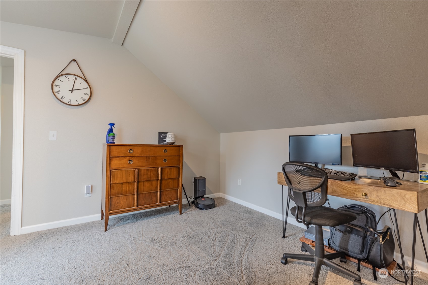 720 Greenleaf Avenue Burlington, WA 98233 - Photo 19 of 31 a workspace with furniture and window