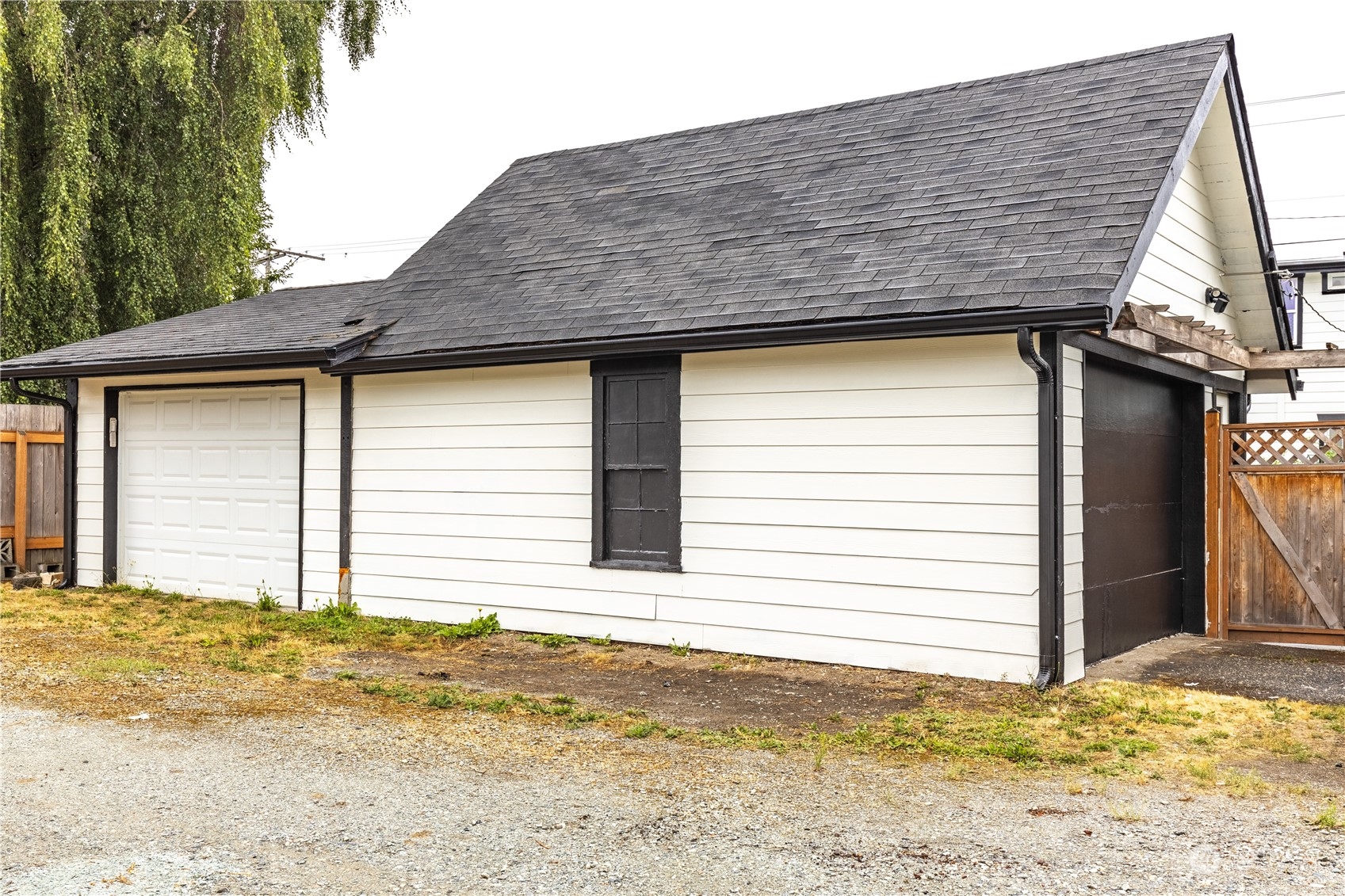 720 Greenleaf Avenue Burlington, WA 98233 - Photo 26 of 31 a backyard of a house