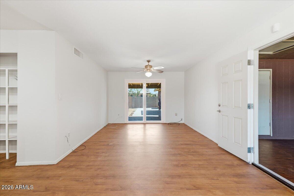 5407 West Monte Vista Road Phoenix, AZ 85035 - Photo 4 of 46