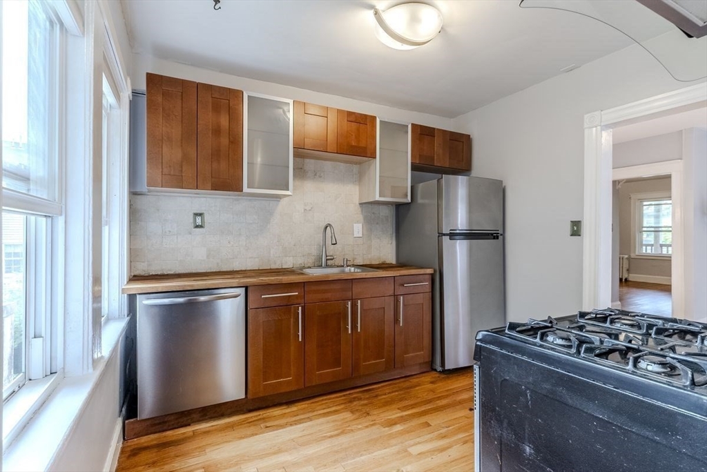 65 Rossmore Road, Unit 2L Boston, MA 02130 - Photo 8 of 27