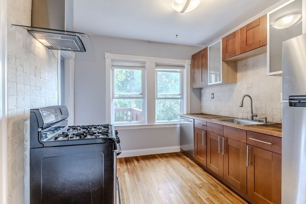 65 Rossmore Road, Unit 2L Boston, MA 02130 - Photo 9 of 27