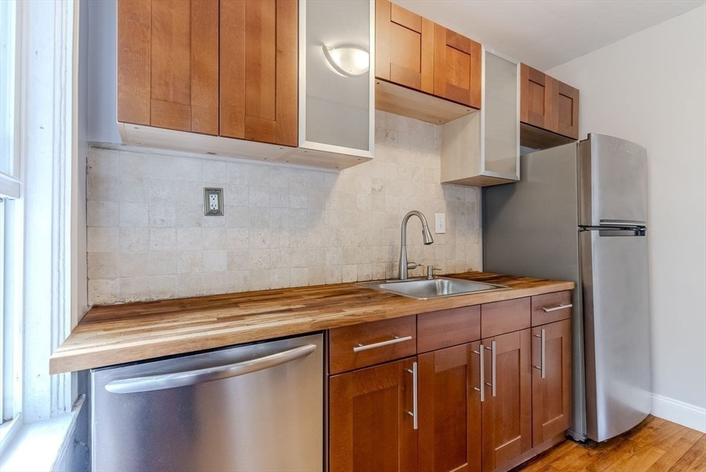 65 Rossmore Road, Unit 2L Boston, MA 02130 - Photo 10 of 27