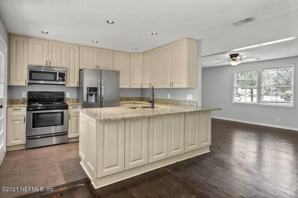 4603 Tanbark Road Jacksonville, FL 32210 - Photo 13 of 28 4603 Tanbark (17).jpg-SMALL