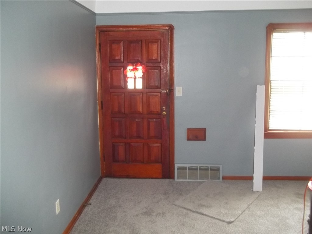 8103 Snow Road Parma, OH 44129 - Photo 7 of 16