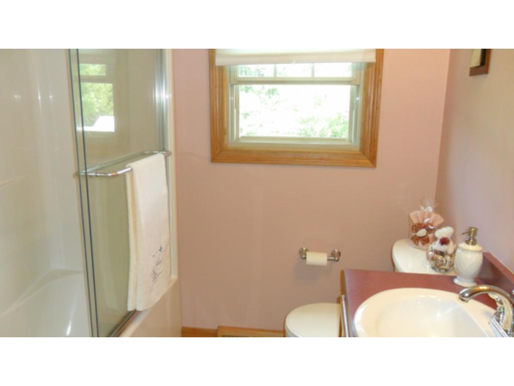 44 Ridgefield Drive Milford, NH 03055 - Photo 18 of 32 Gallery Image 18